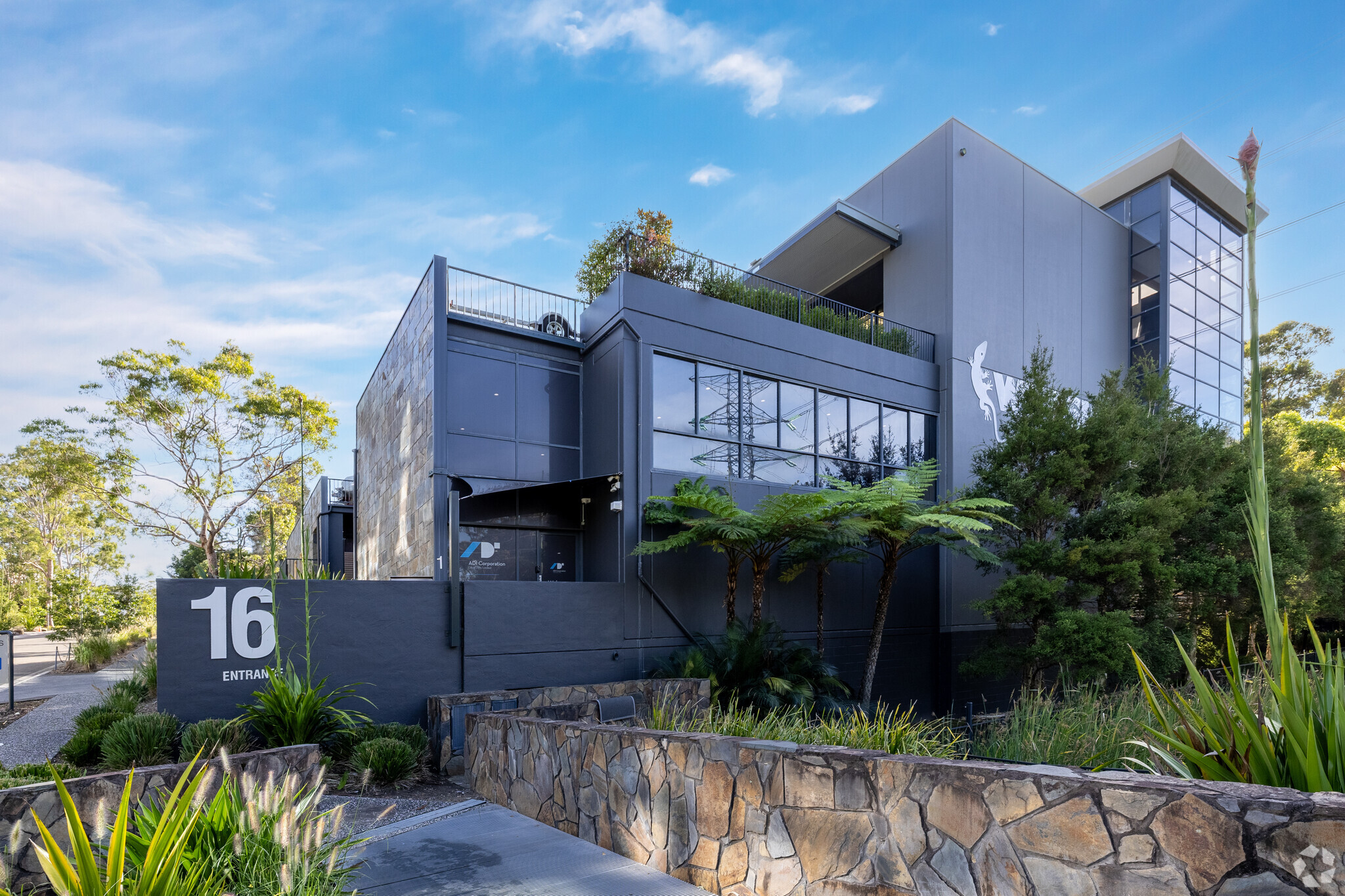 16 Aquatic Dr, Frenchs Forest for lease Primary Photo- Image 1 of 9