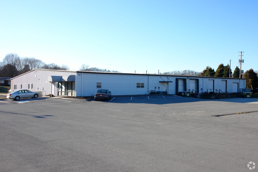 6636 Central Ave Pike, Knoxville, TN à louer - Photo du bâtiment - Image 3 de 7