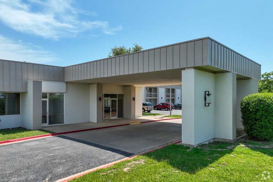 2050 State Highway 31, Athens, TX à louer - Photo du bâtiment - Image 2 de 23
