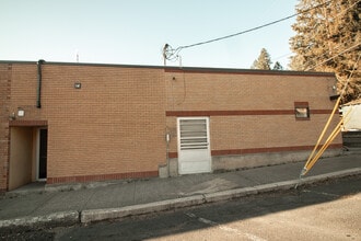 424 S Main St, Troy, ID à louer Photo du bâtiment- Image 1 de 16