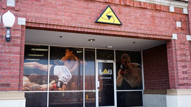 2710-2734 W Bell Rd, Phoenix, AZ à louer Photo intérieure- Image 1 de 10