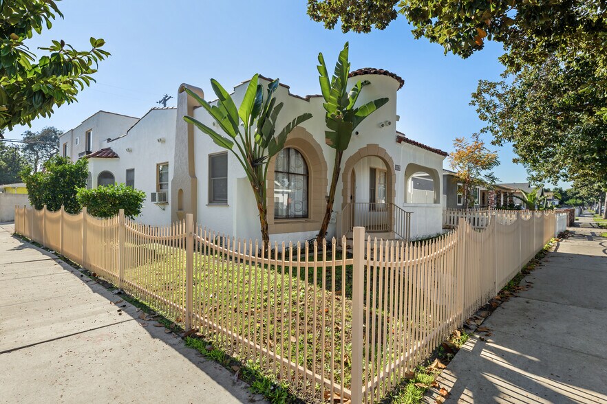 496 E 52nd St, Long Beach, CA à vendre - Photo du bâtiment - Image 1 de 12