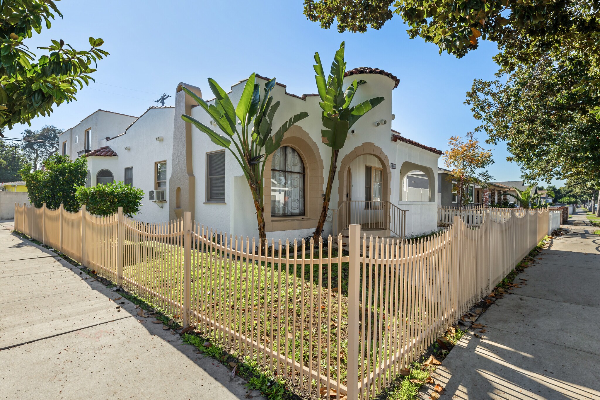 496 E 52nd St, Long Beach, CA à vendre Photo du bâtiment- Image 1 de 13