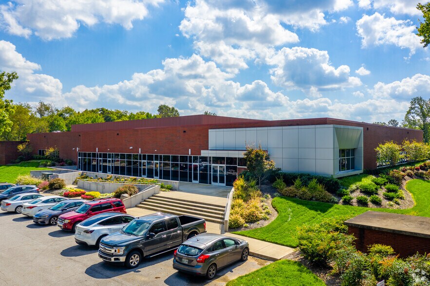 636 Grassmere Park, Nashville, TN for lease - Primary Photo - Image 1 of 7