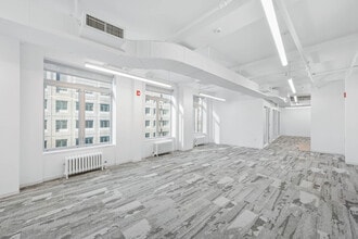 1674 Broadway, New York, NY à louer Photo intérieure- Image 1 de 5