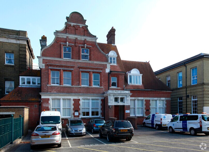 Canute Rd, Southampton à louer - Photo du bâtiment - Image 2 de 3