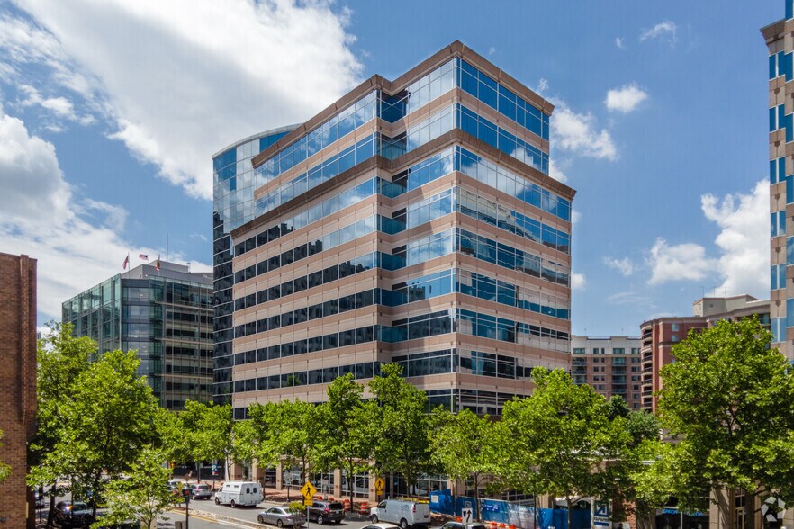 7600 Wisconsin Ave, Bethesda, MD à louer - Photo du bâtiment - Image 3 de 15