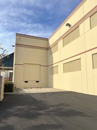 2842 N Ontario St, Burbank, CA for lease - Building Photo - Image 2 of 5