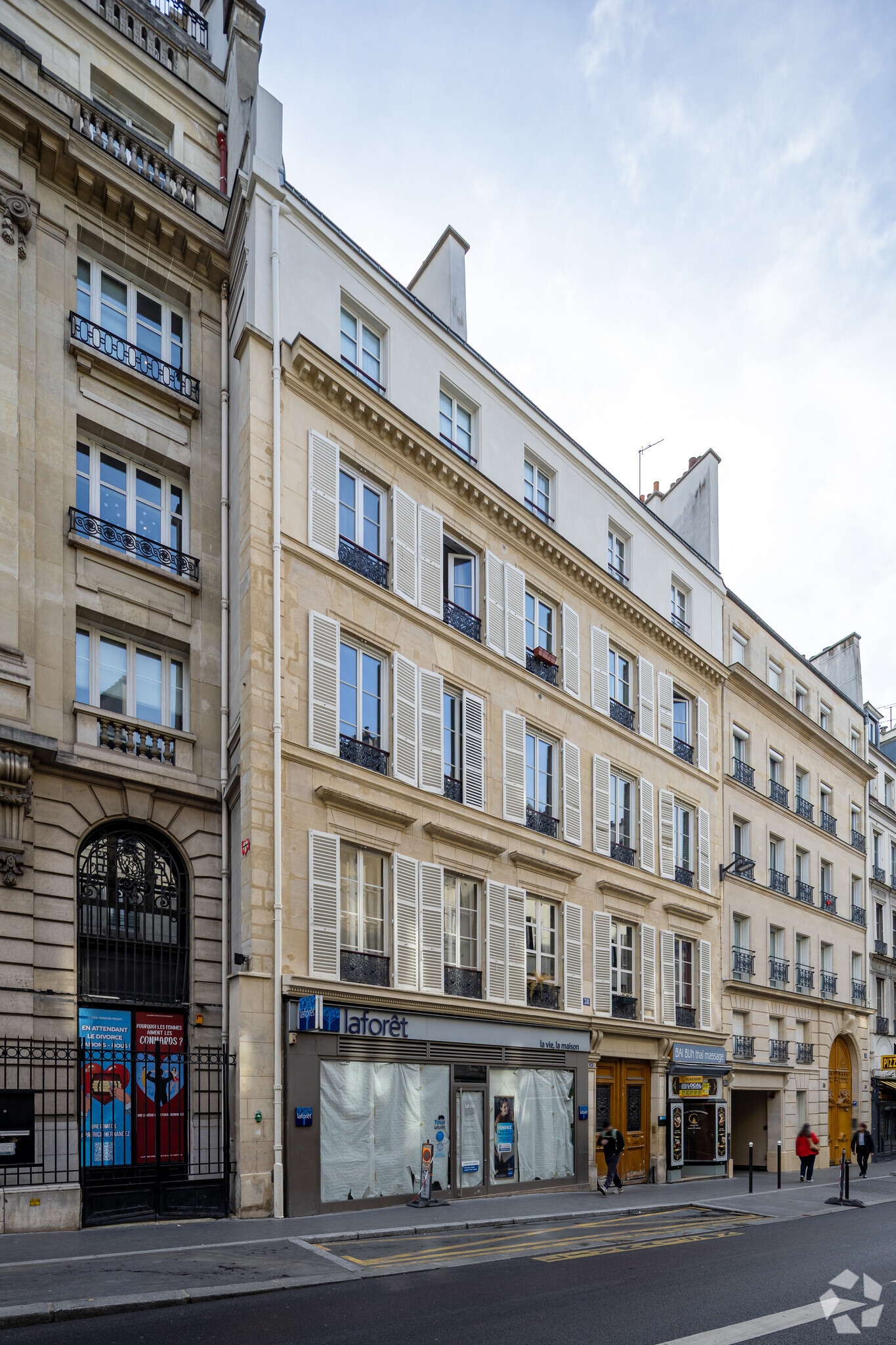 Rue De Clichy, Paris for lease Primary Photo- Image 1 of 4