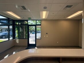 9291 Laguna Springs Dr, Elk Grove, CA à louer Photo intérieure- Image 2 de 5