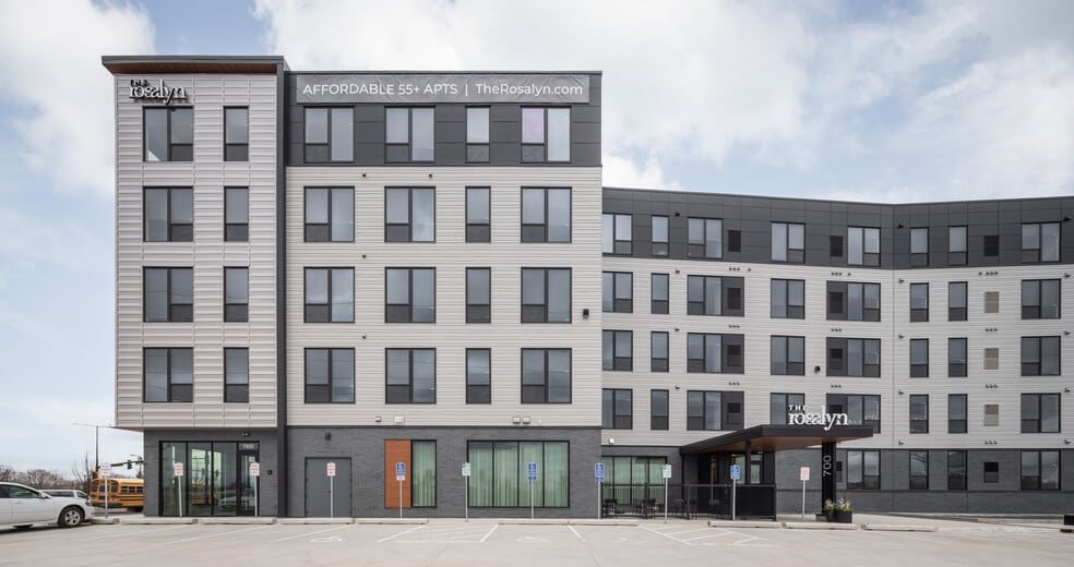 700 American Blvd W, Bloomington, MN for lease - Building Photo - Image 2 of 50