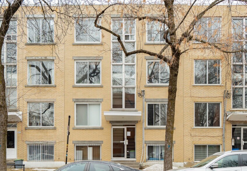 3885 Rue De Rouen, Montréal, QC à vendre - Photo du bâtiment - Image 1 de 1