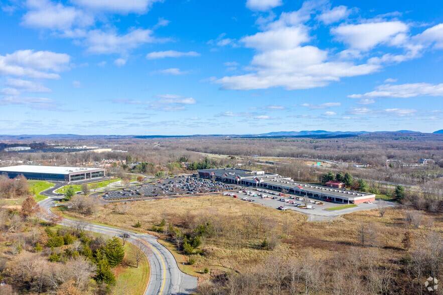 99 Hawkins Dr, Montgomery, NY à vendre - Photo principale - Image 1 de 1