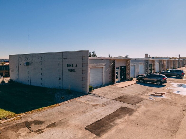 8945 J St, Omaha, NE à louer - Photo du bâtiment - Image 1 de 7