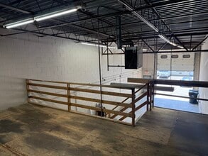 728 E Industrial Park Dr, Manchester, NH for lease Interior Photo- Image 1 of 5