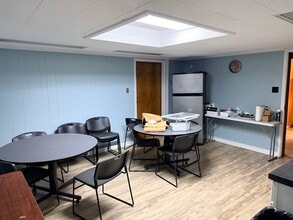 4133 New Haven Ave, Fort Wayne, IN for lease Interior Photo- Image 2 of 7