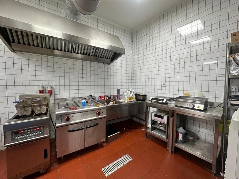 Retail in Madrid, Madrid for lease - Primary Photo - Image 1 of 1