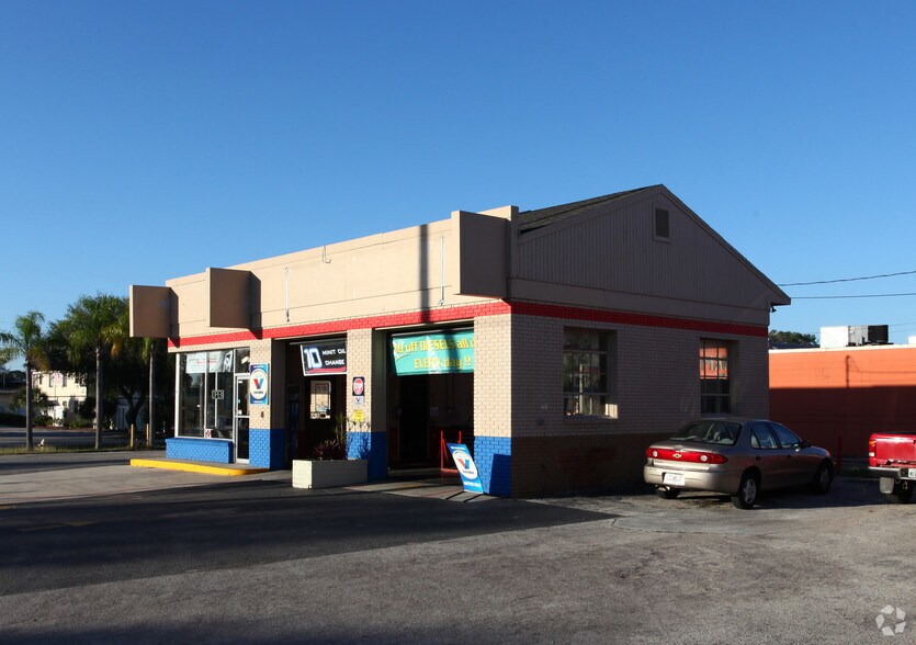 3018 Cleveland Ave, Fort Myers, FL à louer - Photo du bâtiment - Image 2 de 7