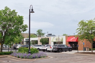 755-795 E Lake St, Wayzata, MN à louer Photo intérieure- Image 2 de 3