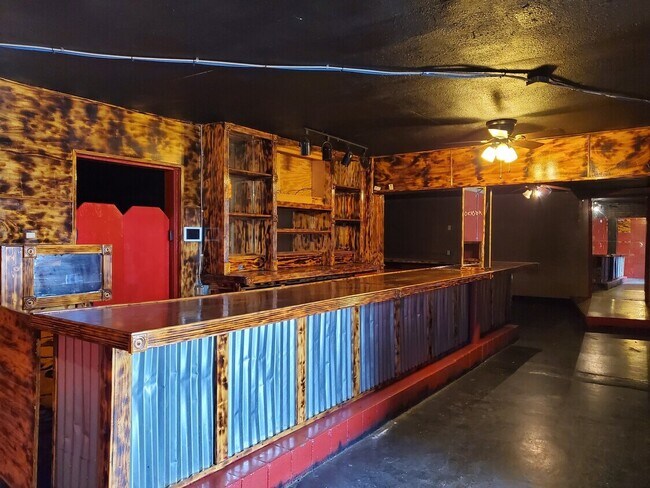 Plus de détails pour 3428 NE 23rd St, Oklahoma City, OK - Commerce de détail à vendre