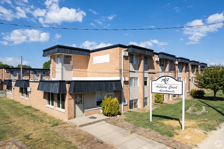 511 S Graham Ave, Carbondale, IL à vendre - Photo principale - Image 1 de 23