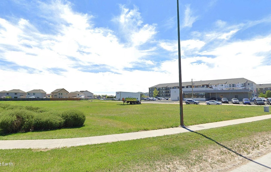 Main, Winnipeg, MB for sale - Building Photo - Image 3 of 4