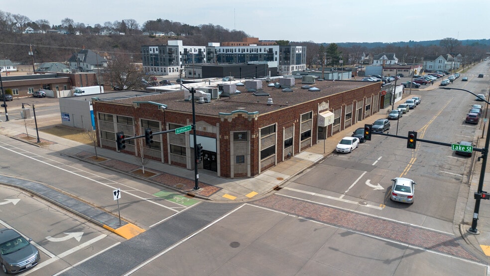 201 E Lake St, Eau Claire, WI à vendre - Photo du bâtiment - Image 2 de 17