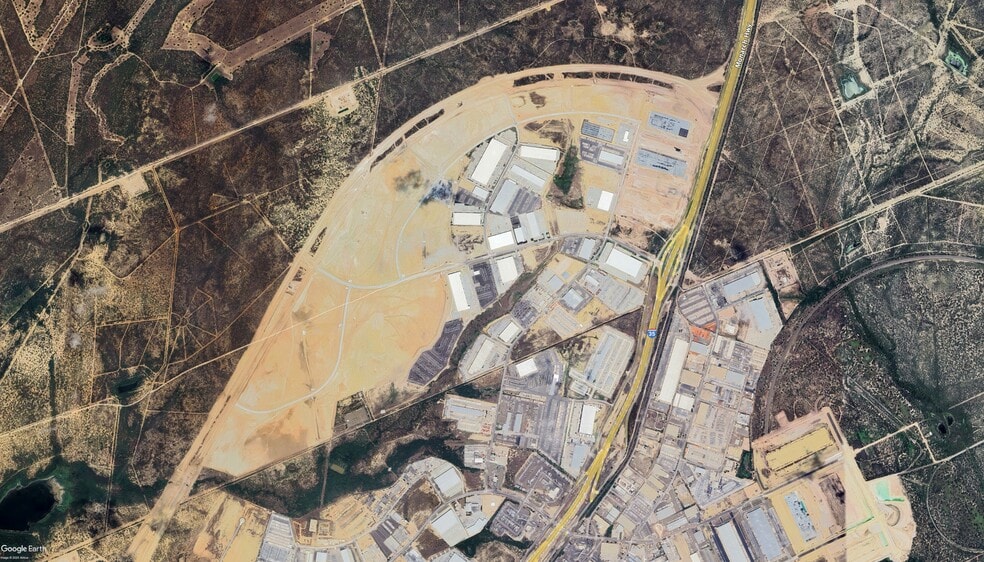 13702 Mercury Dr, Laredo, TX for sale - Building Photo - Image 3 of 16