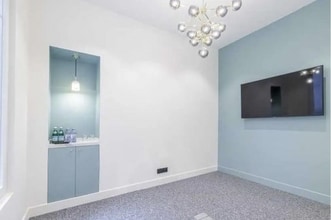 52 Rue Du Faubourg Montmartre, Paris for lease Interior Photo- Image 1 of 4