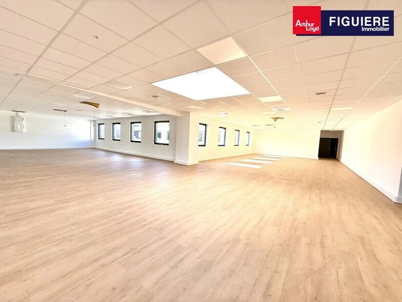 Chemin De La Bastide Blanche, Vitrolles à louer - Photo du bâtiment - Image 2 de 10