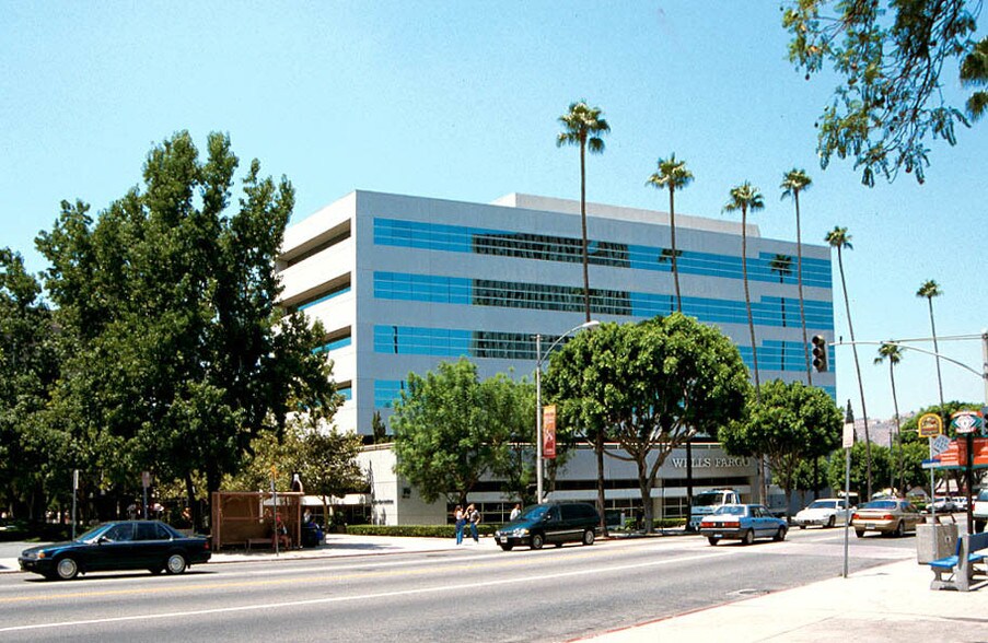3750 University Ave, Riverside, CA à louer - Photo du bâtiment - Image 2 de 4