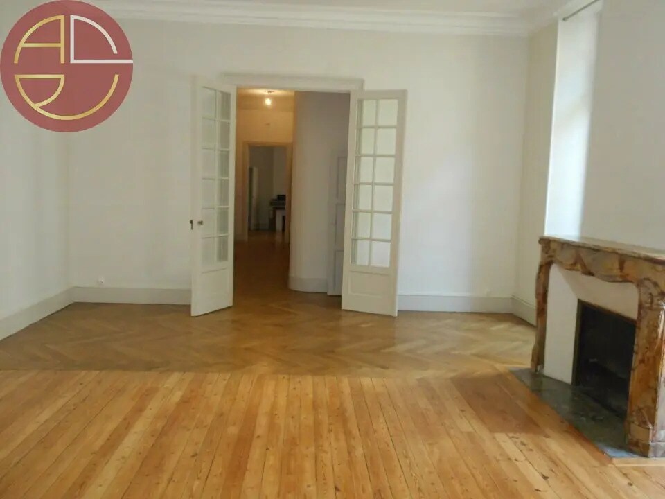 Office in Toulouse for lease Interior Photo- Image 1 of 6