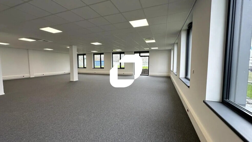 Bureau dans Entzheim à louer - Photo du bâtiment - Image 3 de 24