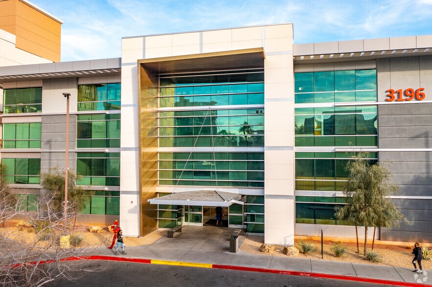 3196 S Maryland Pky, Las Vegas, NV for lease - Building Photo - Image 3 of 7