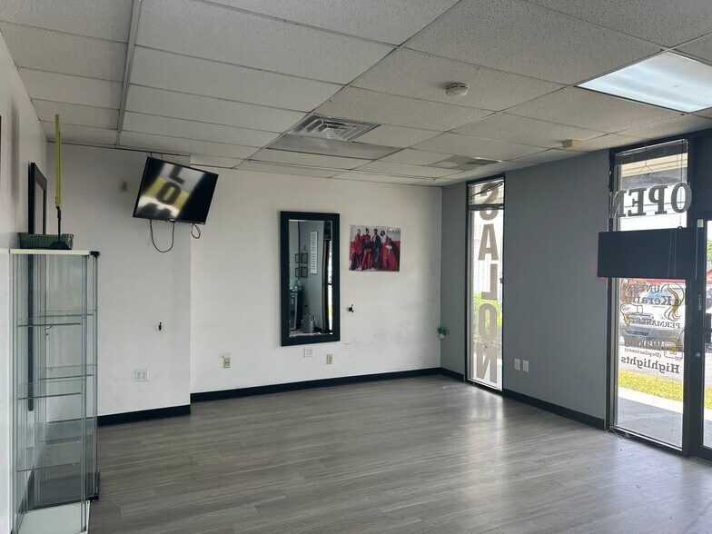 6185 Buford Hwy, Peachtree Corners, GA for lease - Building Photo - Image 3 of 12
