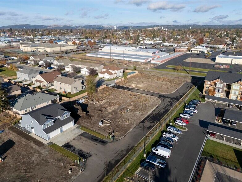 13218 3rd Ln, Spokane Valley, WA à vendre - Photo du bâtiment - Image 3 de 14
