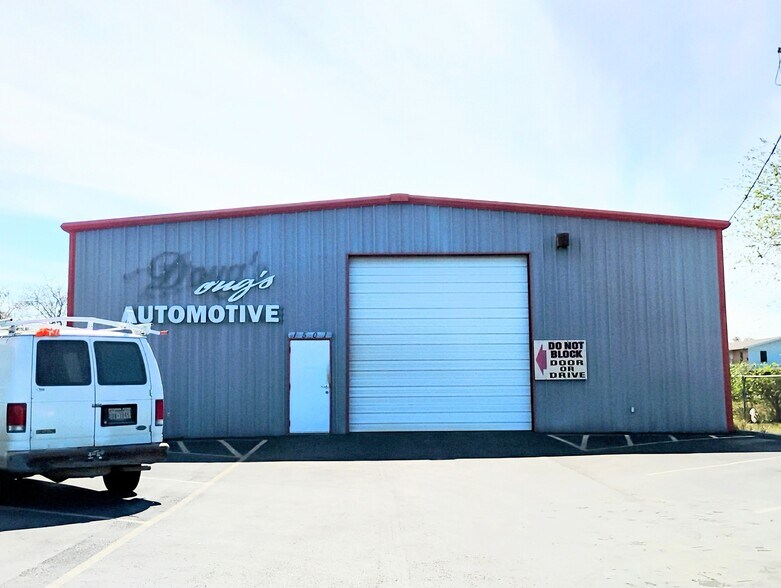 1501 N 77 Sunshine Strip, Harlingen, TX à louer - Photo du bâtiment - Image 2 de 10