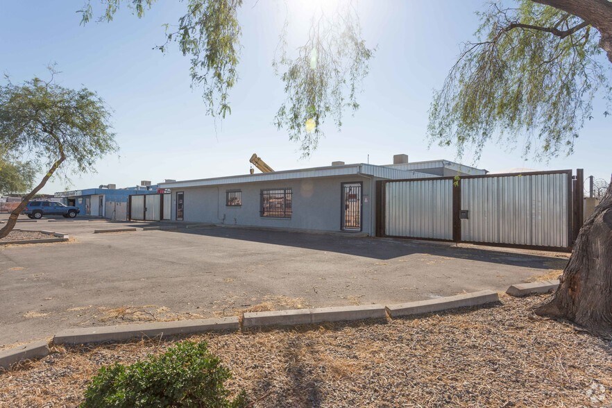6863 W Frier Dr, Glendale, AZ à louer - Photo du bâtiment - Image 3 de 4