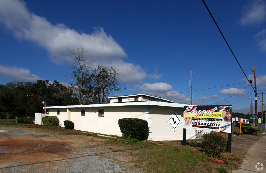 1919 N Pace Blvd, Pensacola, FL à vendre - Photo du bâtiment - Image 2 de 2