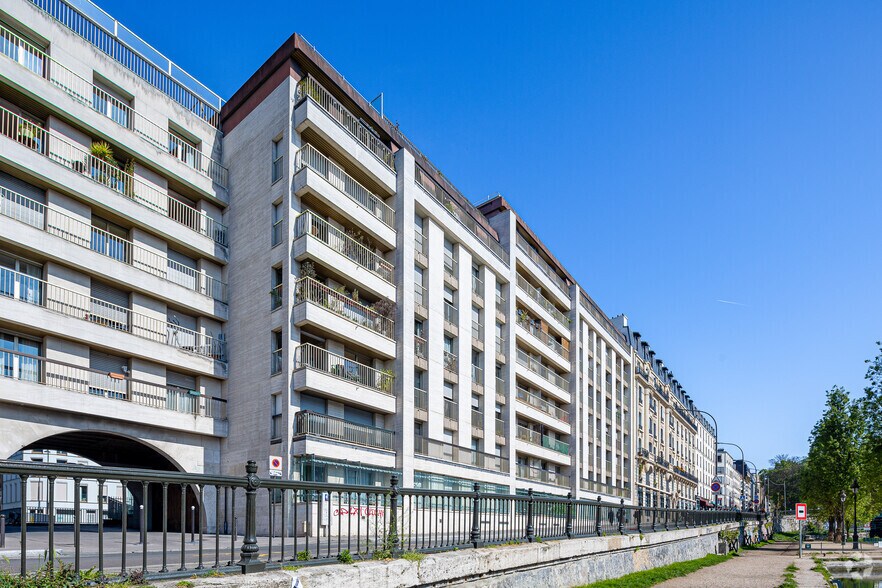 137 Quai De Valmy, Paris à louer - Photo du bâtiment - Image 2 de 11