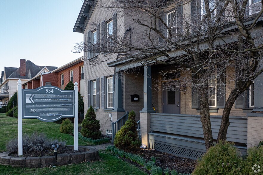 534 Washington Ave, Carnegie, PA à vendre - Photo du bâtiment - Image 2 de 4