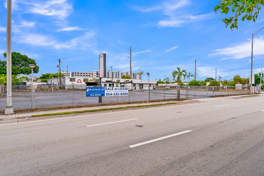201-203 W State Road 84, Fort Lauderdale, FL for lease - Building Photo - Image 3 of 10