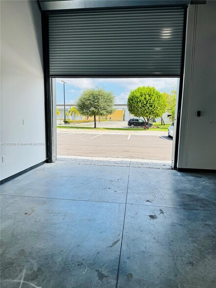 7265 NW 74th St, Medley, FL for lease - Building Photo - Image 2 of 28