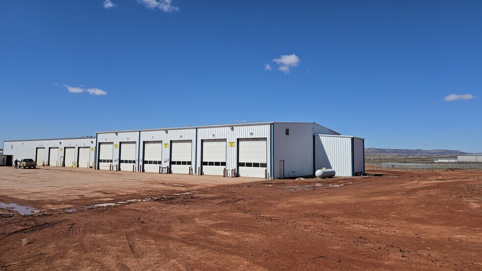 10468 1st St SW, Killdeer, ND à vendre - Photo du bâtiment - Image 3 de 41