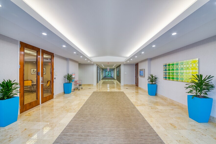 2100 Powers Ferry Rd SE, Atlanta, GA à louer - Photo intérieure - Image 2 de 13