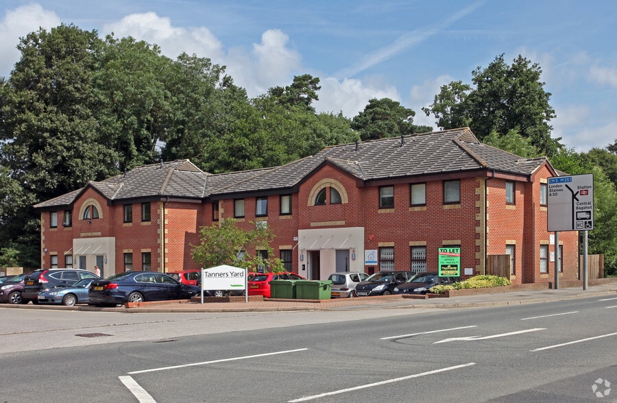 London Rd, Bagshot for lease - Building Photo - Image 2 of 3
