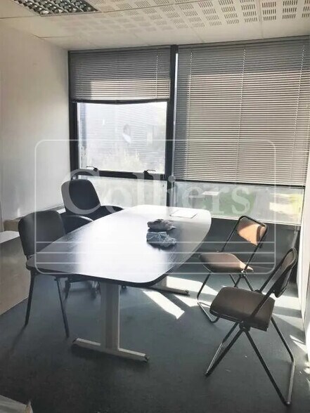 Bureau dans Marseille à louer - Photo du bâtiment - Image 2 de 8