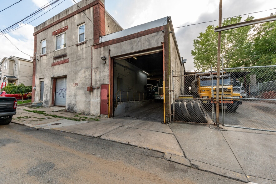 335-337 E Jersey St, Elizabeth, NJ à vendre - Photo du bâtiment - Image 3 de 22