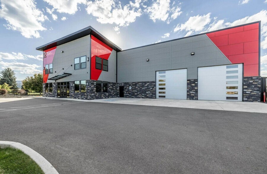 921 N Lean St, Post Falls, ID à vendre - Photo du bâtiment - Image 3 de 33