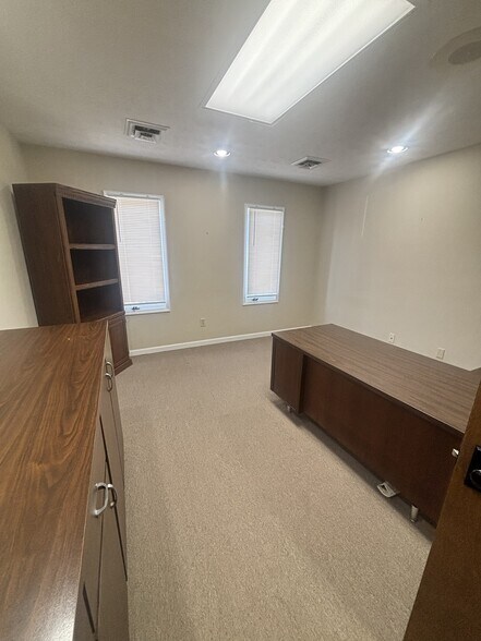 1011 N Broadway St, Knoxville, TN à louer - Photo intérieure - Image 3 de 15